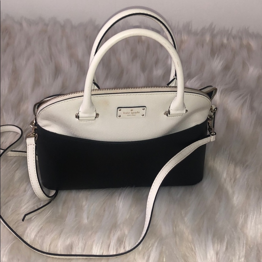Kate Spade Carryall bag with authentication card.